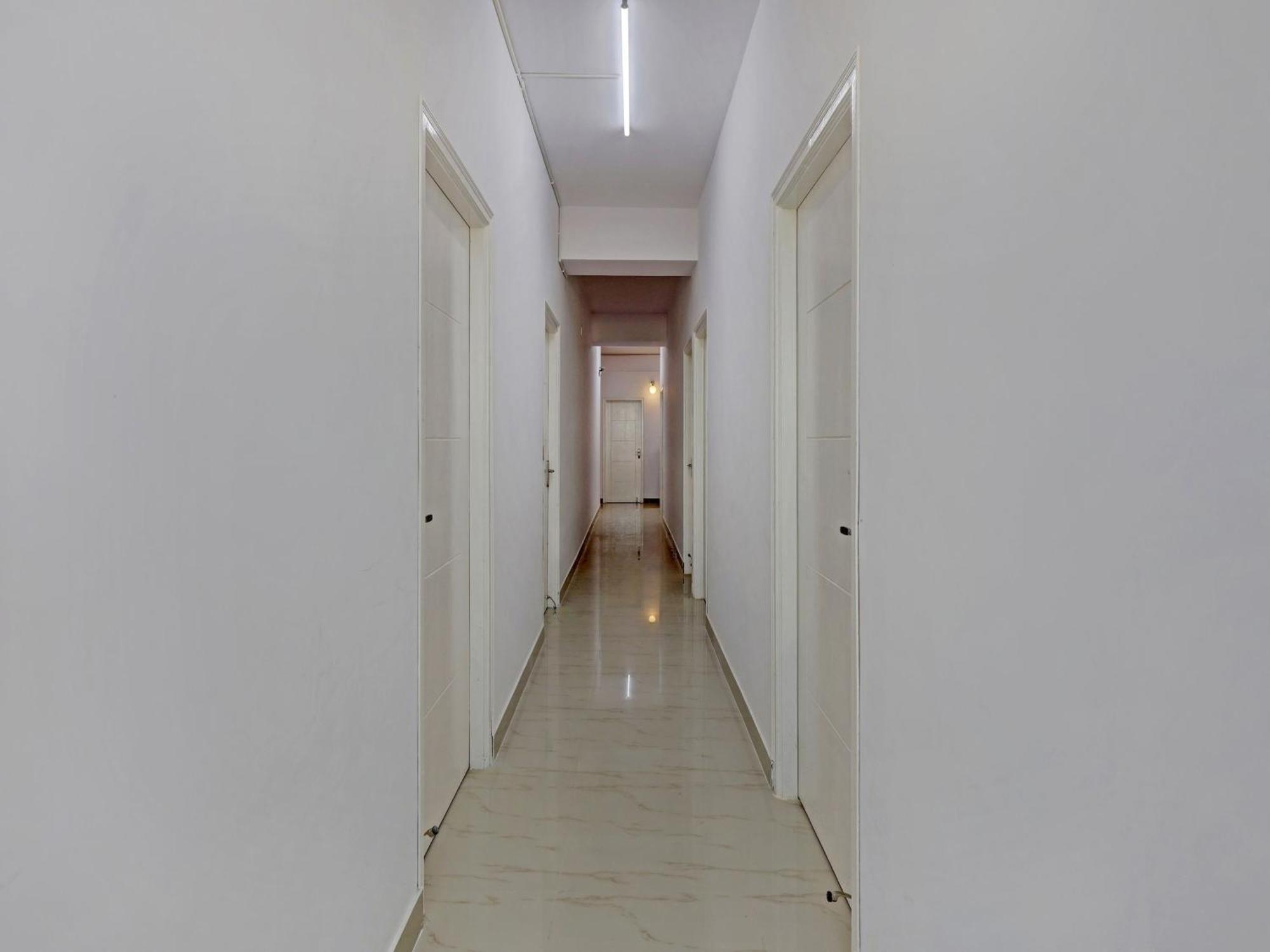 โอโย โฮม 80784 คอมแพ็ก สตูดิโอ เคอาร์ ปุรัม Hotel บังกาลอร์ ภายนอก รูปภาพ
